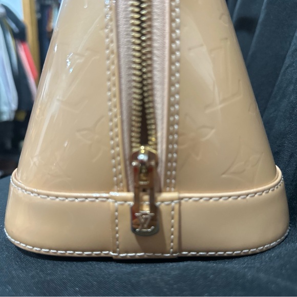 Louis Vuitton Alma Vernis - pre loved 100% authentic - Picture 13 of 16